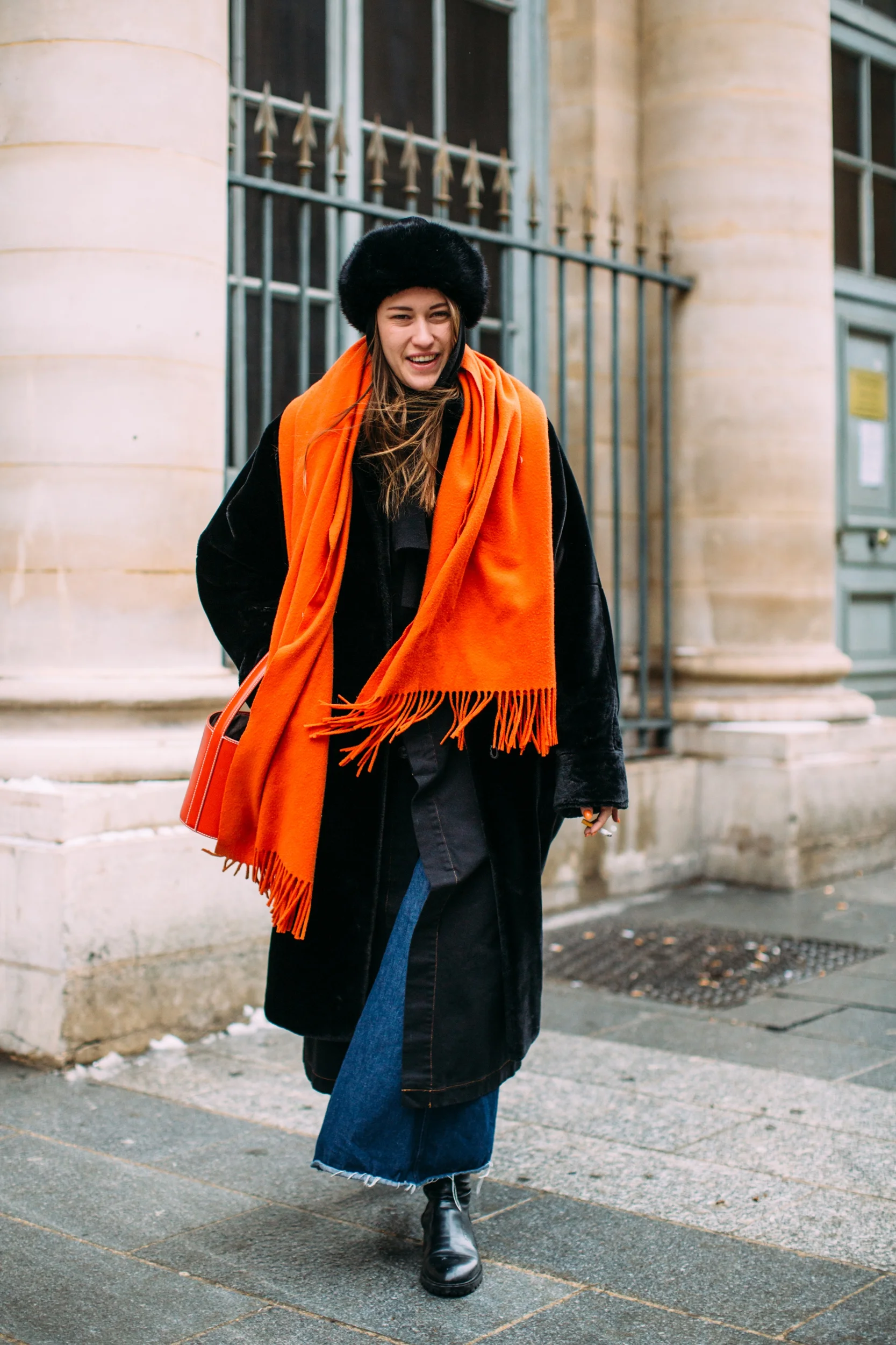 Французький шарм: стильні вуличні луки на Тижні моди в Парижі - фото 372889