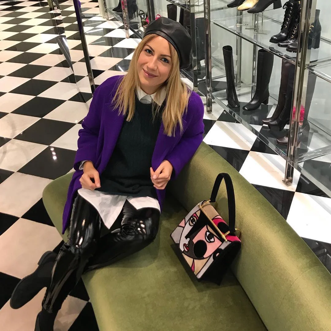 Леся Никитюк заявила, что носит в сумке от Dolce&Gabbana банки с огурцами - фото 377002
