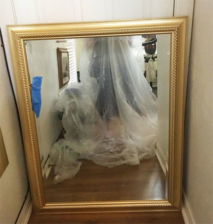 Фотошедевр: смешные снимки людей, которые просто хотели сфотографировать зеркало - фото 376479