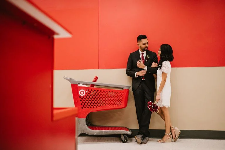 Пара зробила весільну фотосесію в супермаркеті, і це найзворушливіше, що ви бачили - фото 374213