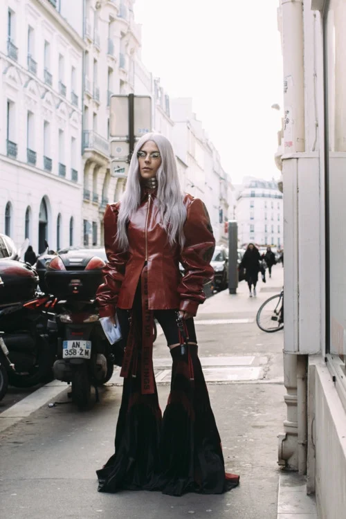 Французький шарм: стильні вуличні луки на Тижні моди в Парижі - фото 372873