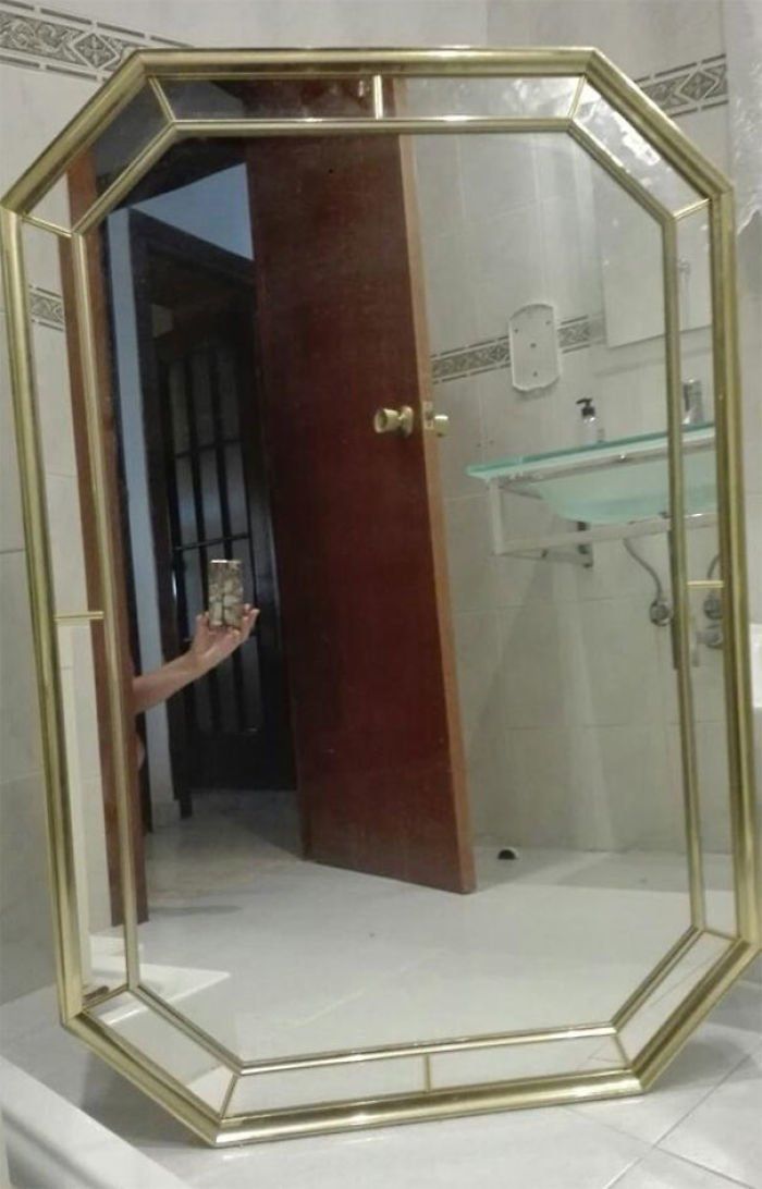 Фотошедевр: смешные снимки людей, которые просто хотели сфотографировать зеркало - фото 376462