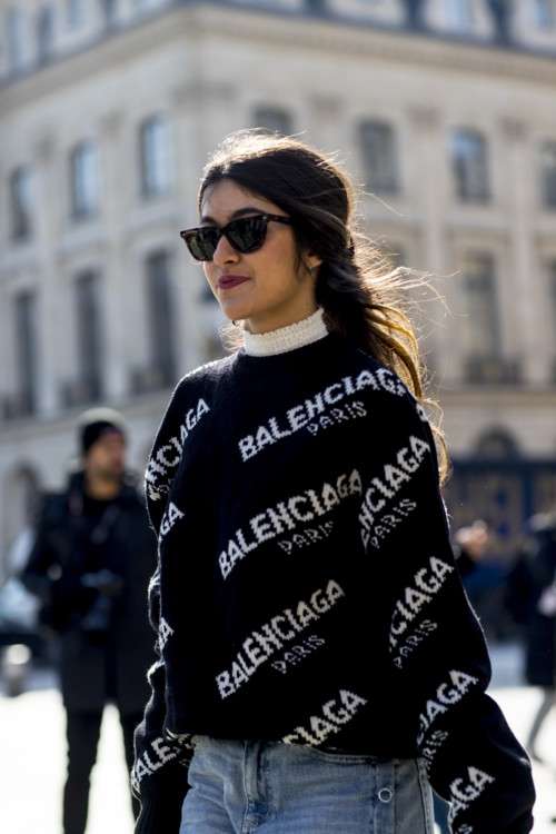 Французский шарм: стильные уличные луки на Неделе моды в Париже - фото 372857