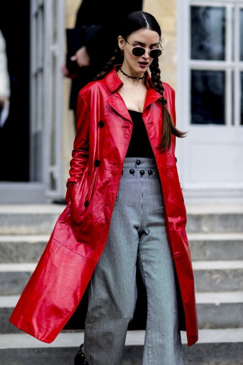Французский шарм: стильные уличные луки на Неделе моды в Париже - фото 372858