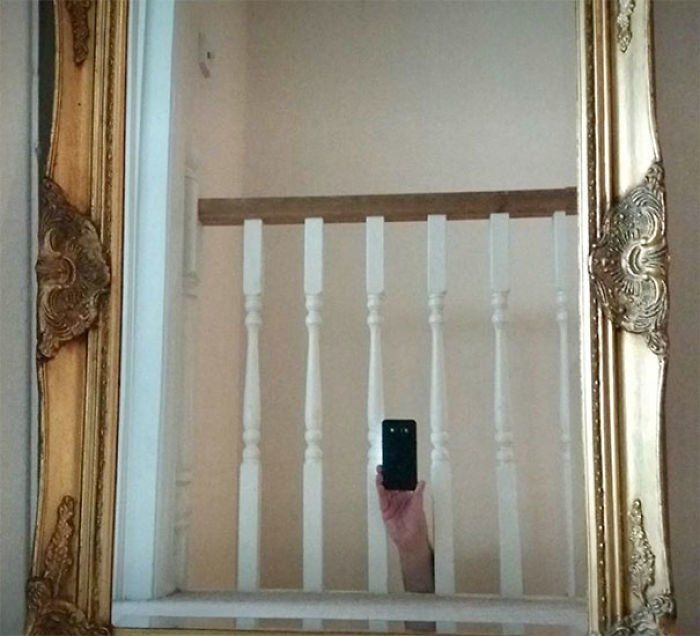 Фотошедевр: смешные снимки людей, которые просто хотели сфотографировать зеркало - фото 376475