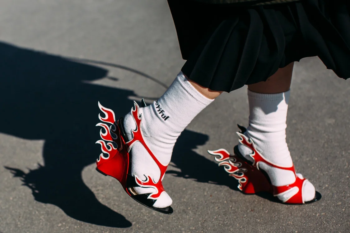 Французький шарм: стильні вуличні луки на Тижні моди в Парижі - фото 372883