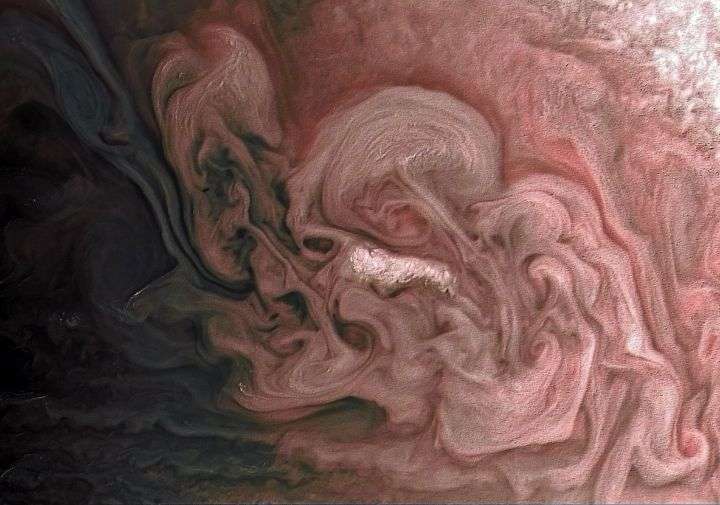'Рожева' буря на Юпітері - космічна краса, яку варто побачити - фото 375200