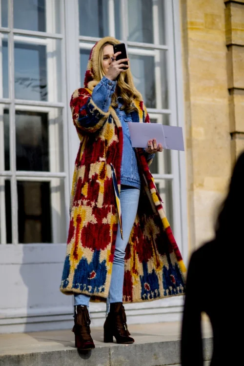 Французький шарм: стильні вуличні луки на Тижні моди в Парижі - фото 372851