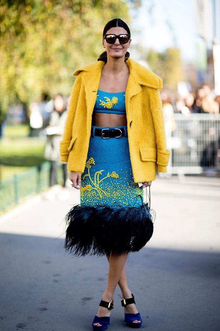 Весна в желто-голубых цветах: яркий street style - фото 374884