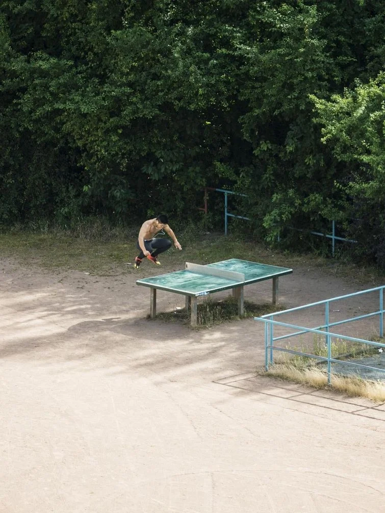Фотограф 5 років знімав стіл для пінг-понгу: на ньому робили все, крім гри в теніс - фото 378762