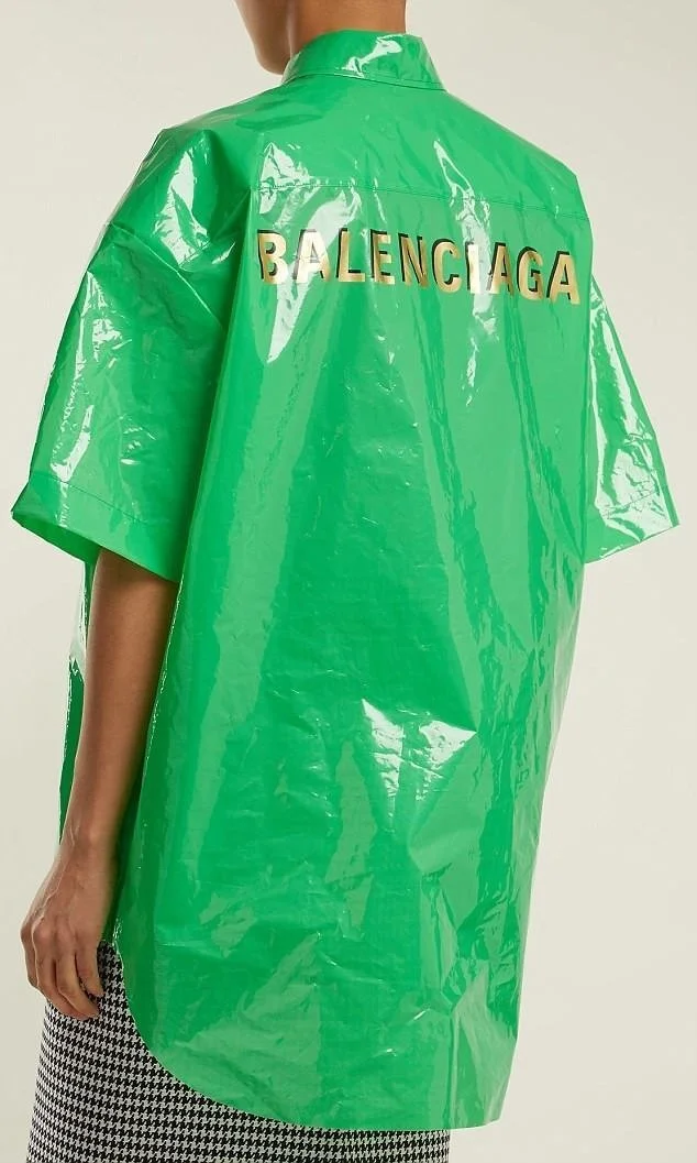Рубашка из пластика от Balenciaga удивит вас своим видом и ценой - фото 379513