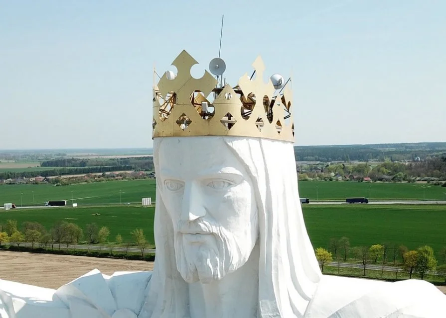 Диво дивное: в Польше огромная статуя Иисуса Христа 'раздает' Wi-Fi - фото 381427