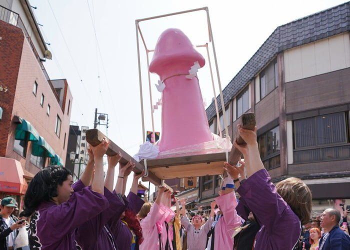 Японский фестиваль пенисов - праздник, который вы никогда не забудете - фото 378296