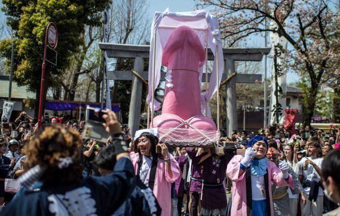 Японский фестиваль пенисов - праздник, который вы никогда не забудете - фото 378302
