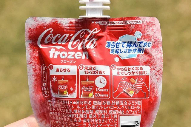 Жизнь уже не будет прежней: старая добрая Coca-Cola и ее новый японский дизайн - фото 379840