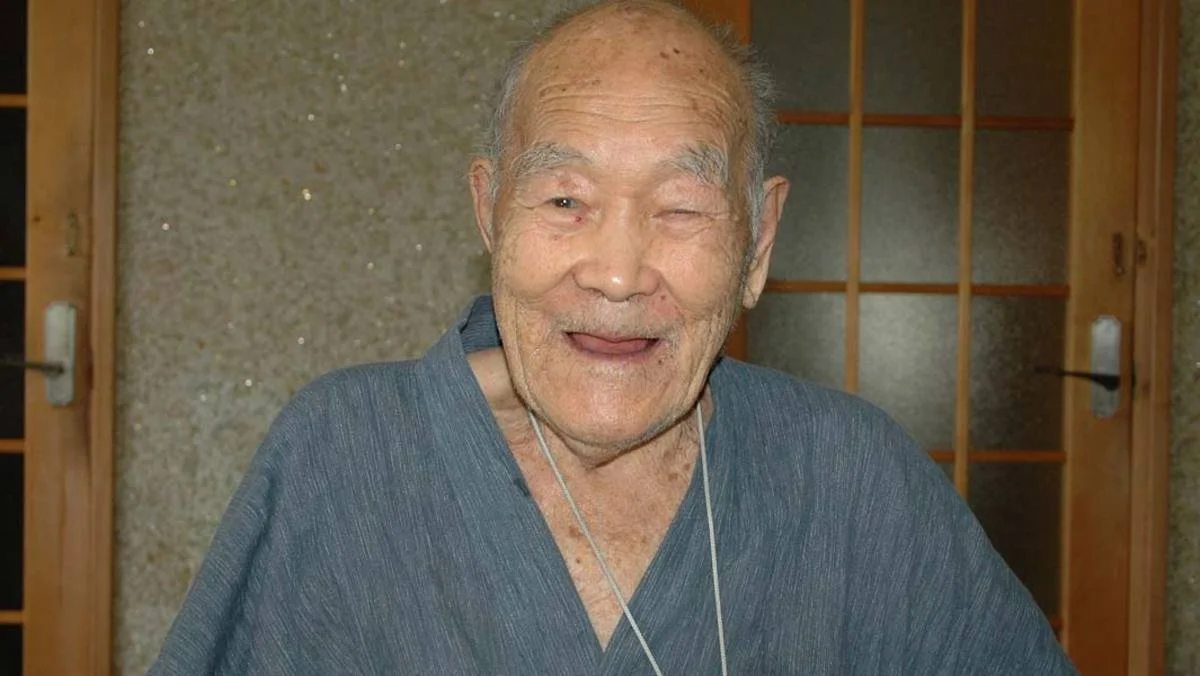 Книга рекордів Гіннеса назвала найстарішого чоловіка у світі, і його вік вас здивує - фото 379036