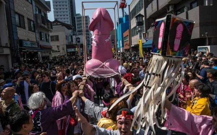 Японский фестиваль пенисов - праздник, который вы никогда не забудете - фото 378298