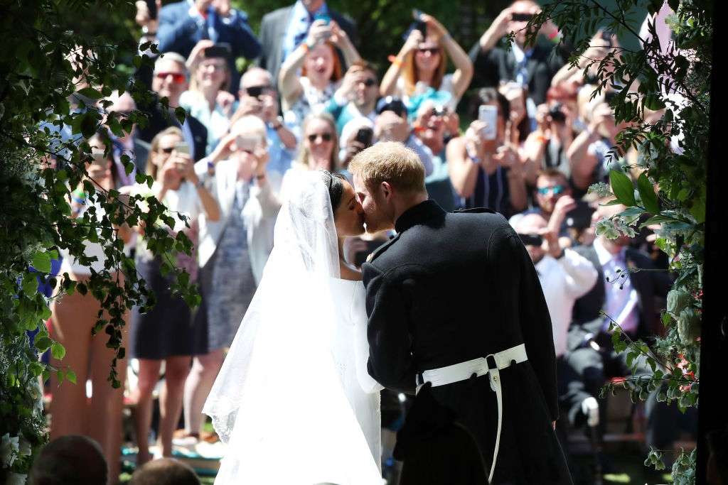 Свадьба Меган Маркл и принца Гарри - первые фото молодоженов - фото 385117