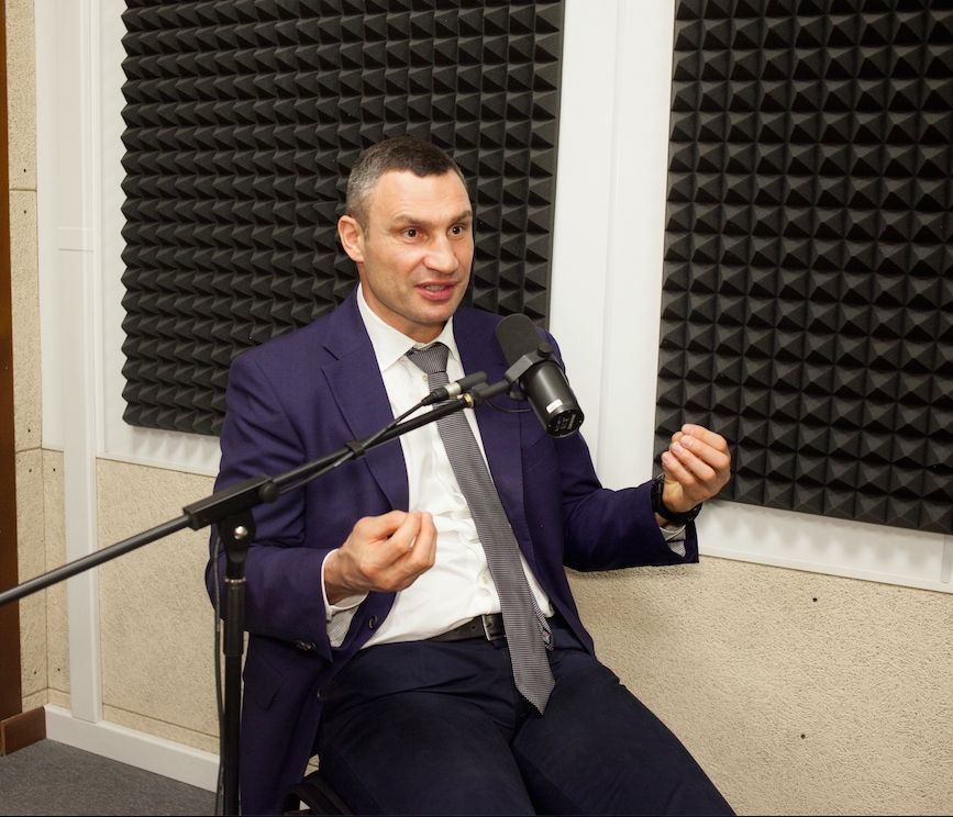 'Без грима': Віталій Кличко про роботу мера, музику у родині та фінал Ліги Чемпіонів УЄФА - фото 386319