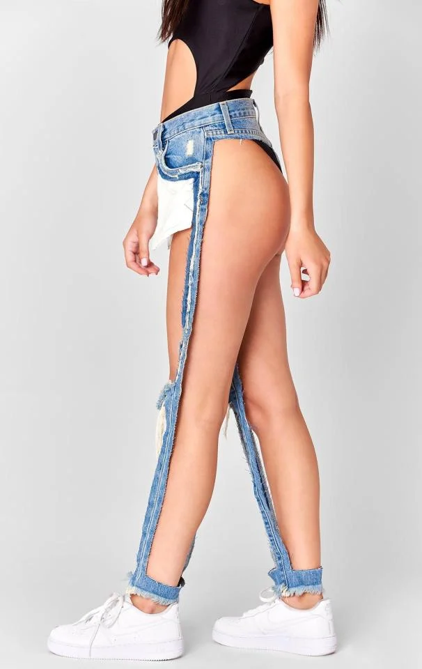 Вряд ли кто-то захочет одеть эти уродливые джинсы, которые обнажают интимные места - фото 382109