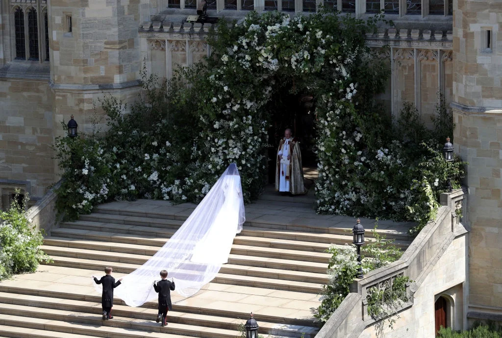 Свадьба принца Гарри и Меган Маркл - свадебное платье невесты - фото 385092