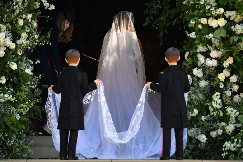 Свадьба принца Гарри и Меган Маркл - свадебное платье невесты - фото 385098