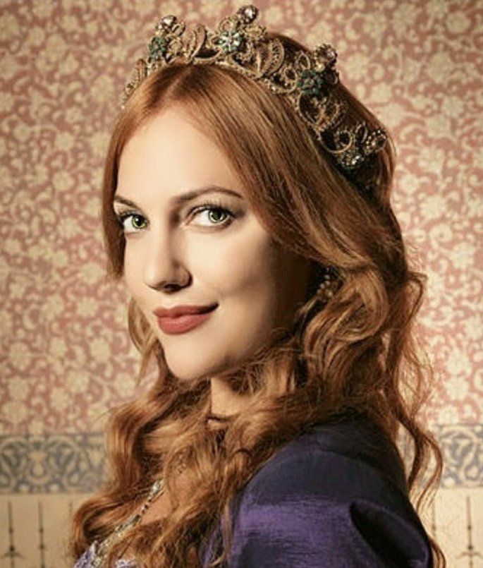 Звезда сериала 'Великолепный век. Роксолана' перестаралась с пластикой - фото 384550