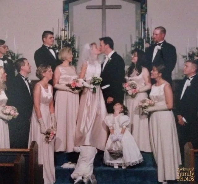 Непутевые свадебные фото, которые стыдно показать друзьям и родным - фото 383107