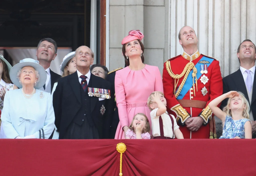 Принцессе Шарлотте 3 годика: 6 забавных фактов о дочери Кейт Миддлтон в фотографиях - фото 382178