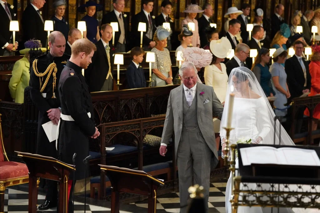 Свадьба принца Гарри и Меган Маркл - свадебное платье невесты - фото 385093