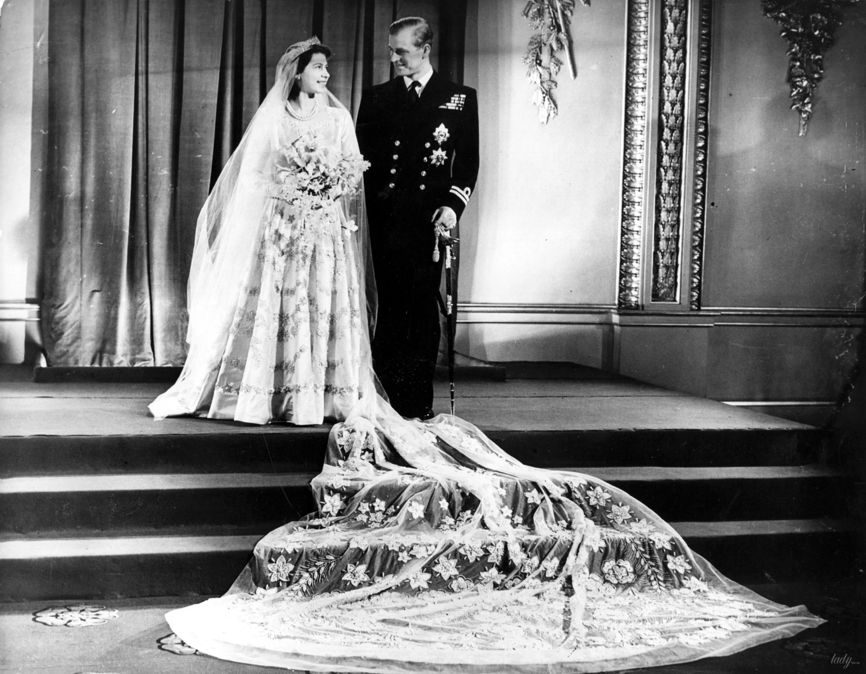 О них говорил весь мир: пять самых ярких королевских свадеб - фото 383466