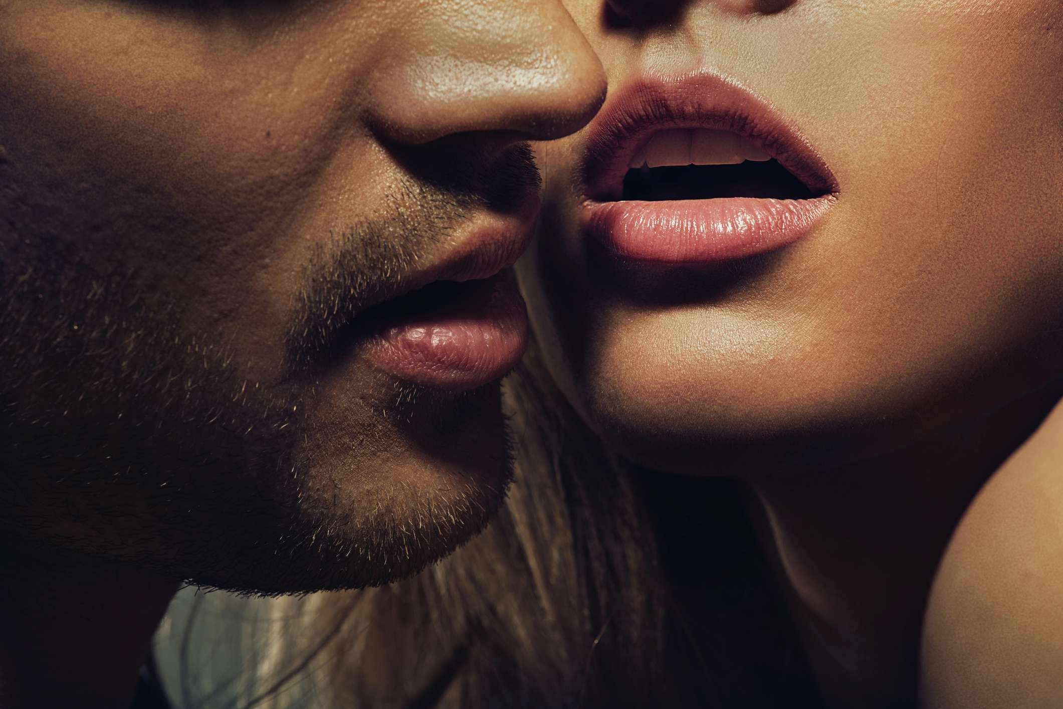 Гороскоп поцелуев: как целуются знаки зодиака - фото 383338