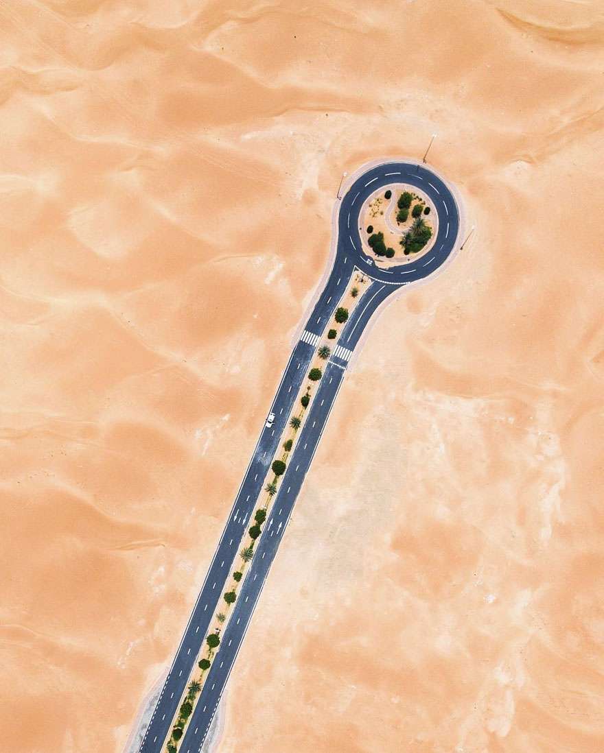 Уникальные фото Арабских Эмиратов с высоты показывают, как пустыня захватывает все вокруг - фото 388638