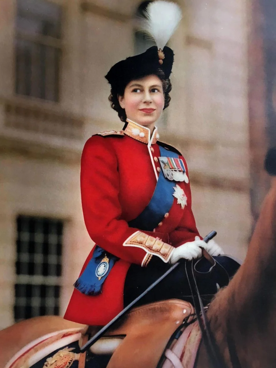 В сети появились редкие архивные фото из жизни королевской семьи - фото 388202