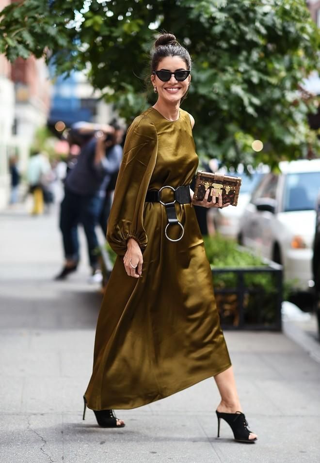 Street style-поради: з чим носити мюлі в цьому сезоні - фото 388059