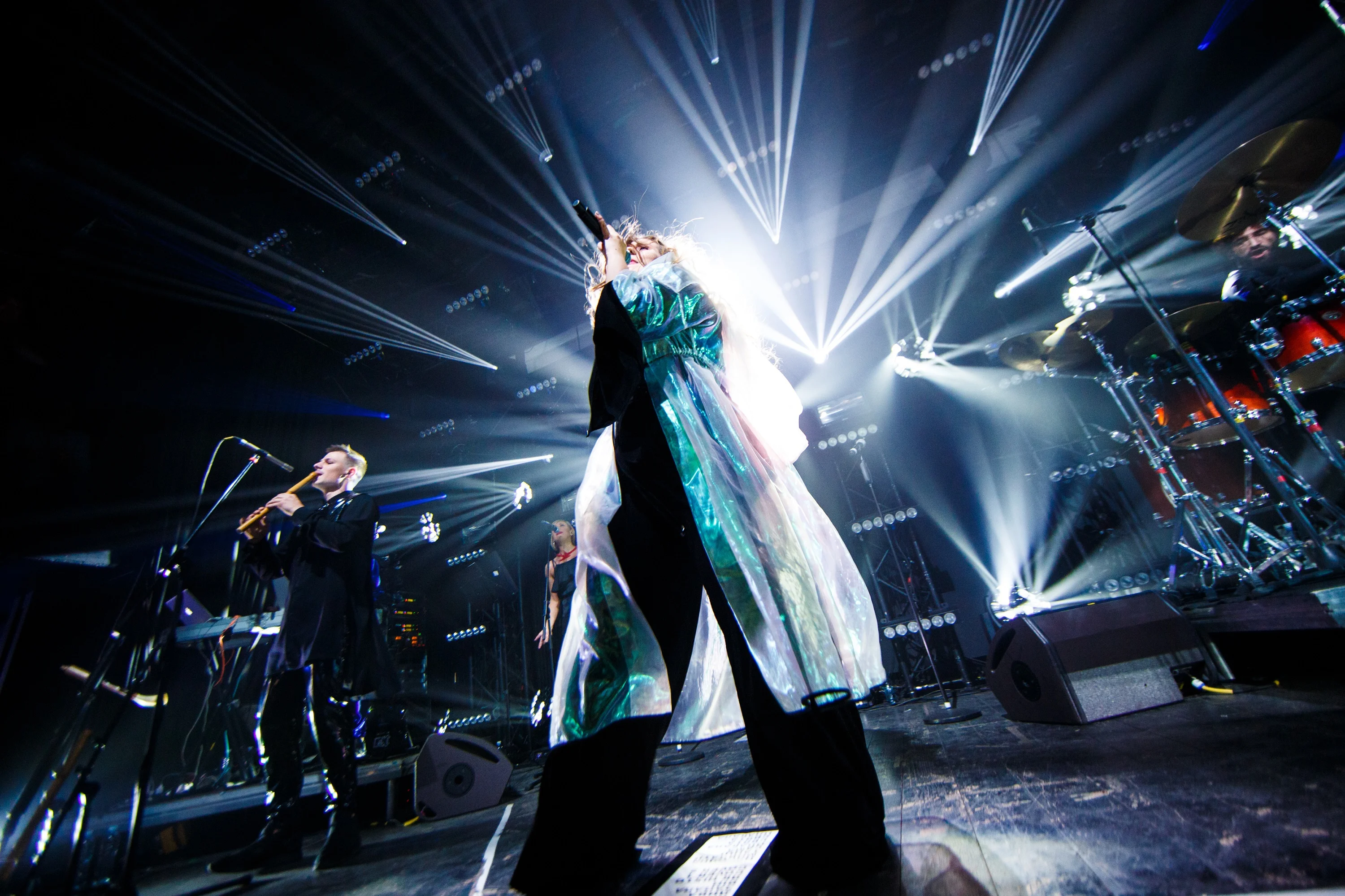 Мінімалізм з етно-нотками: KAZKA дала свій перший сольний концерт - фото 387340