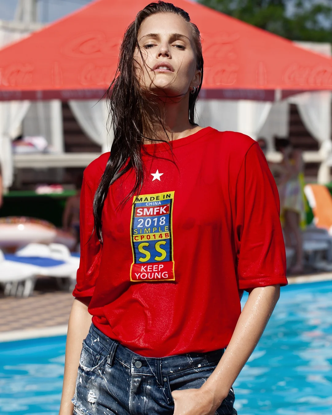 Ух, жарко: Алла Костромичева устроила фотосет в мокрой футболке - фото 389648