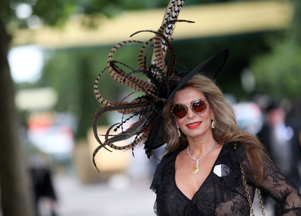 Royal Ascot 2018: впечатляющие и эпатажные шляпки на Королевских скачках - фото 390202