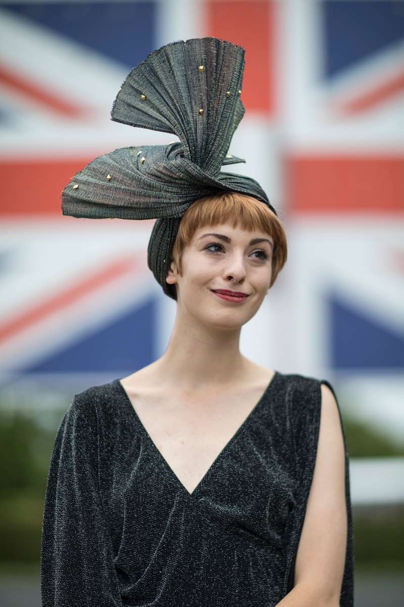 Royal Ascot 2018: впечатляющие и эпатажные шляпки на Королевских скачках - фото 390214