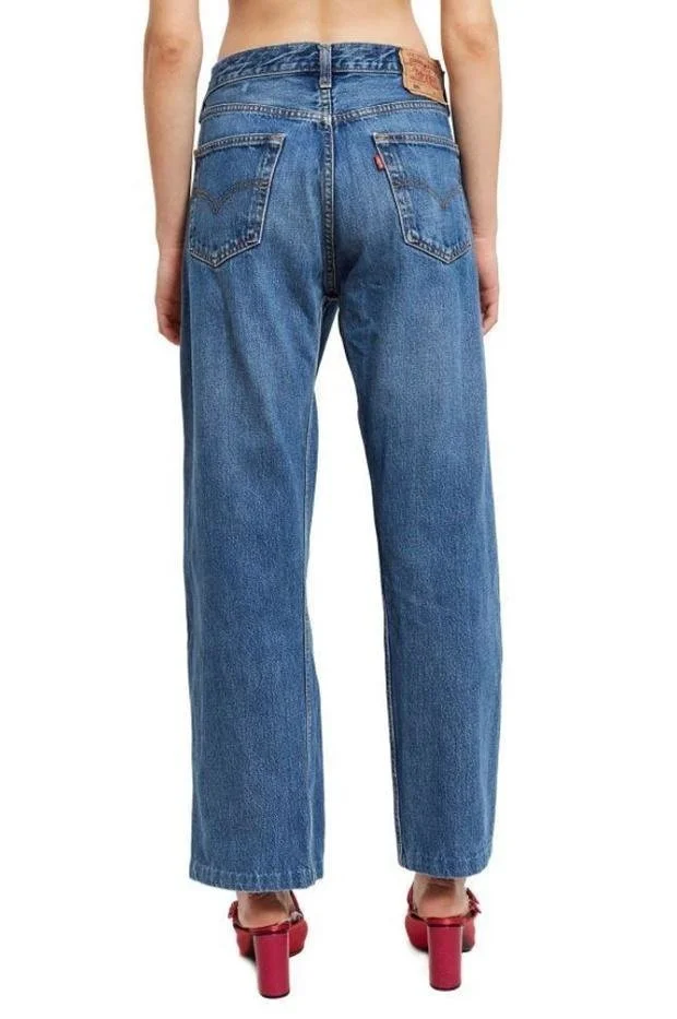 Не одежда, а какая-то фигня: под эти джинсы вам никак не получится одеть трусы - фото 389181