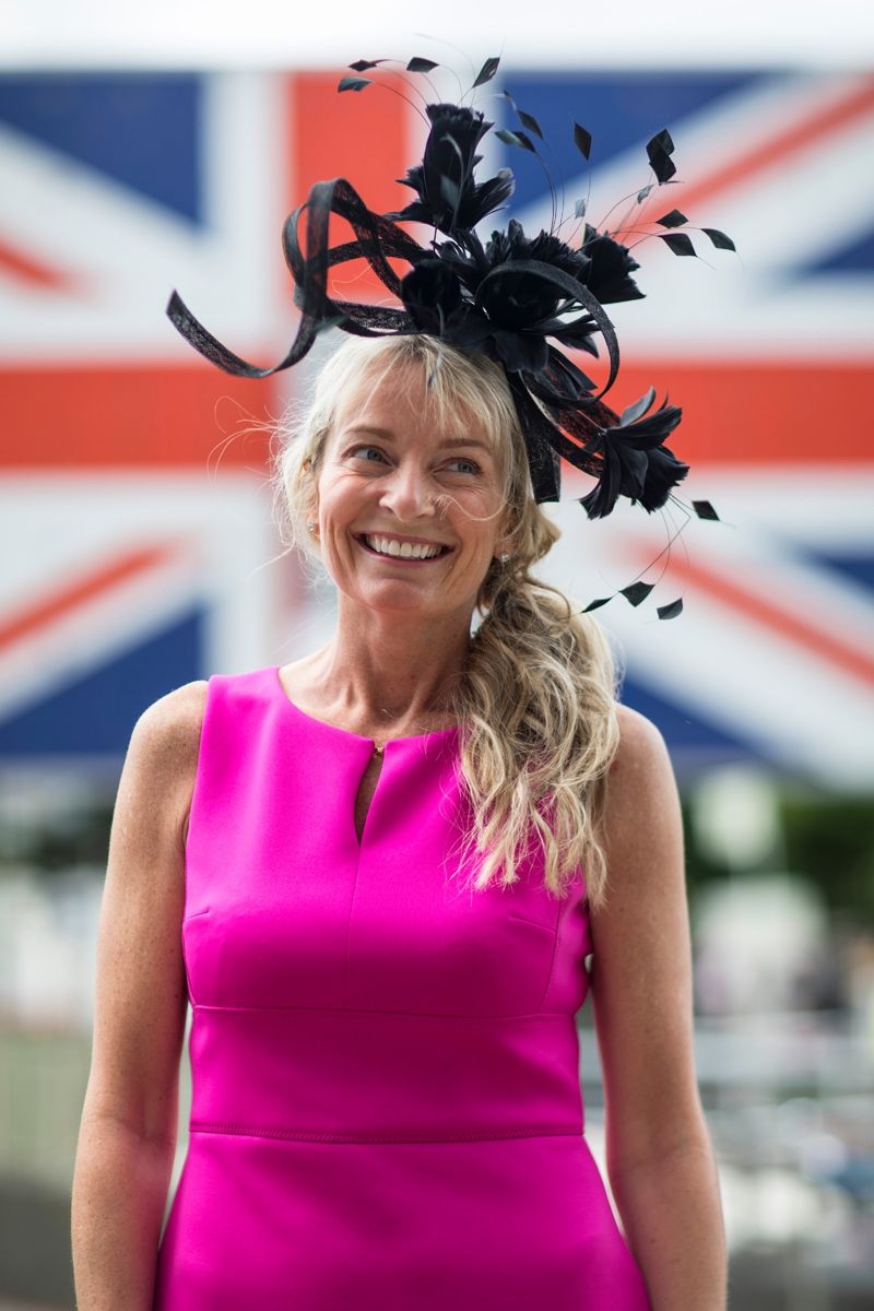 Royal Ascot 2018: впечатляющие и эпатажные шляпки на Королевских скачках - фото 390212