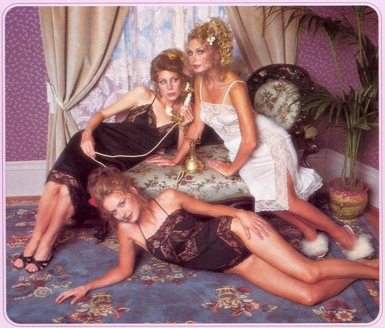 Назад в прошлое: как выглядел каталог белья Victoria's Secret в 90-х - фото 388175