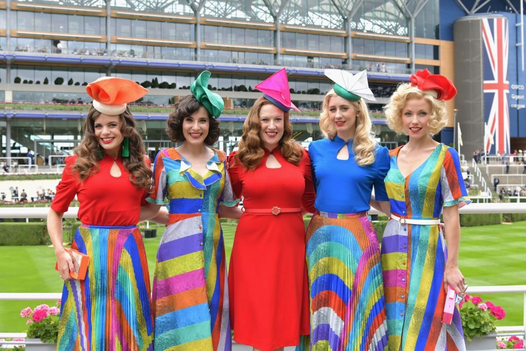 Royal Ascot 2018: впечатляющие и эпатажные шляпки на Королевских скачках - фото 390204