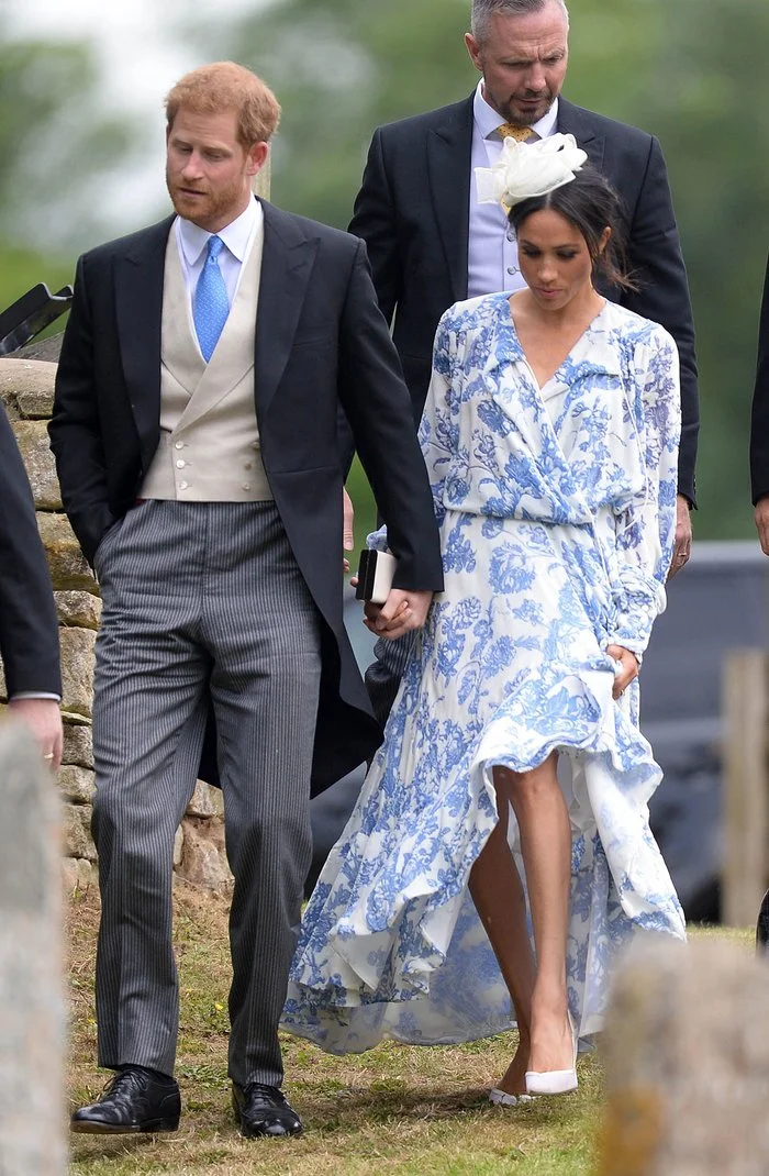 Новый выход: принц Гарри и Меган Маркл на свадьбе племянницы принцессы Дианы - фото 389352
