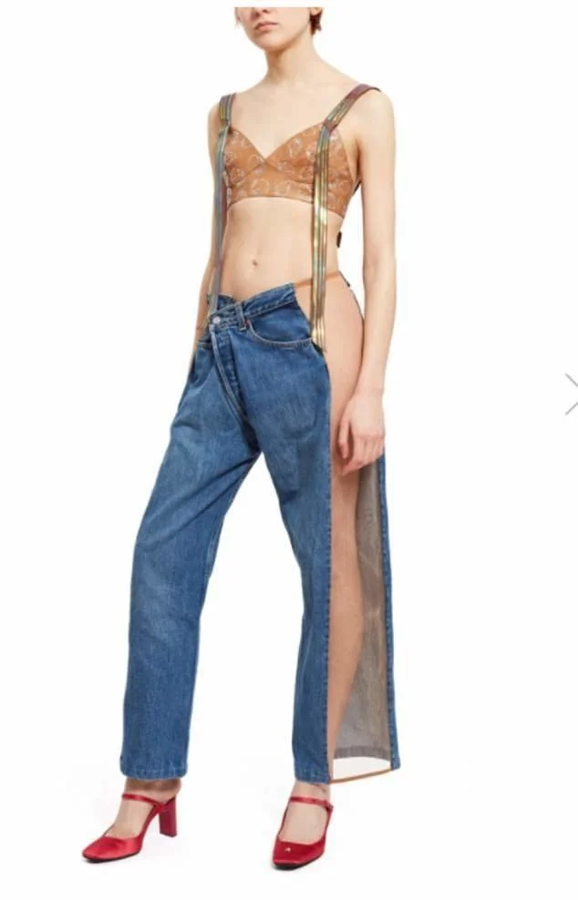 Не одежда, а какая-то фигня: под эти джинсы вам никак не получится одеть трусы - фото 389183