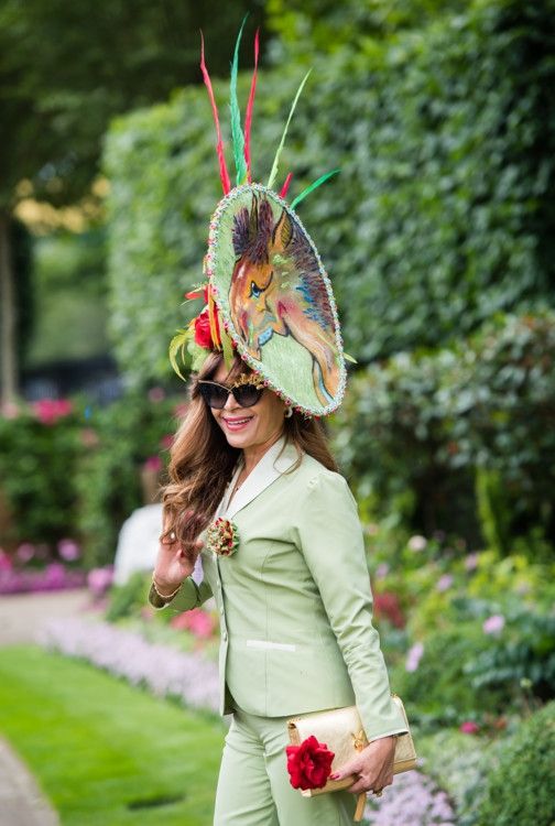 Royal Ascot 2018: впечатляющие и эпатажные шляпки на Королевских скачках - фото 390193