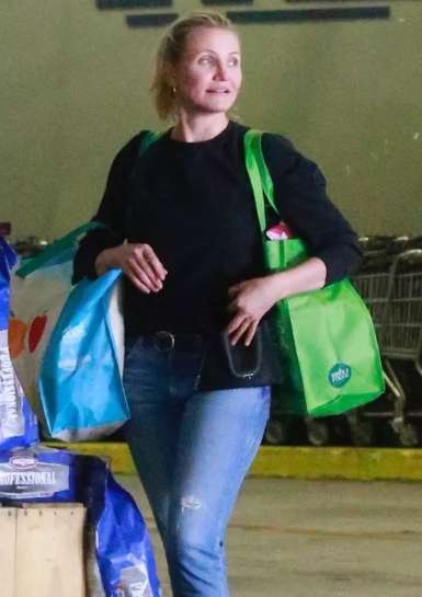 Вот так выглядит актриса Кэмерон Диас после того, как ушла из мира кино - фото 389546