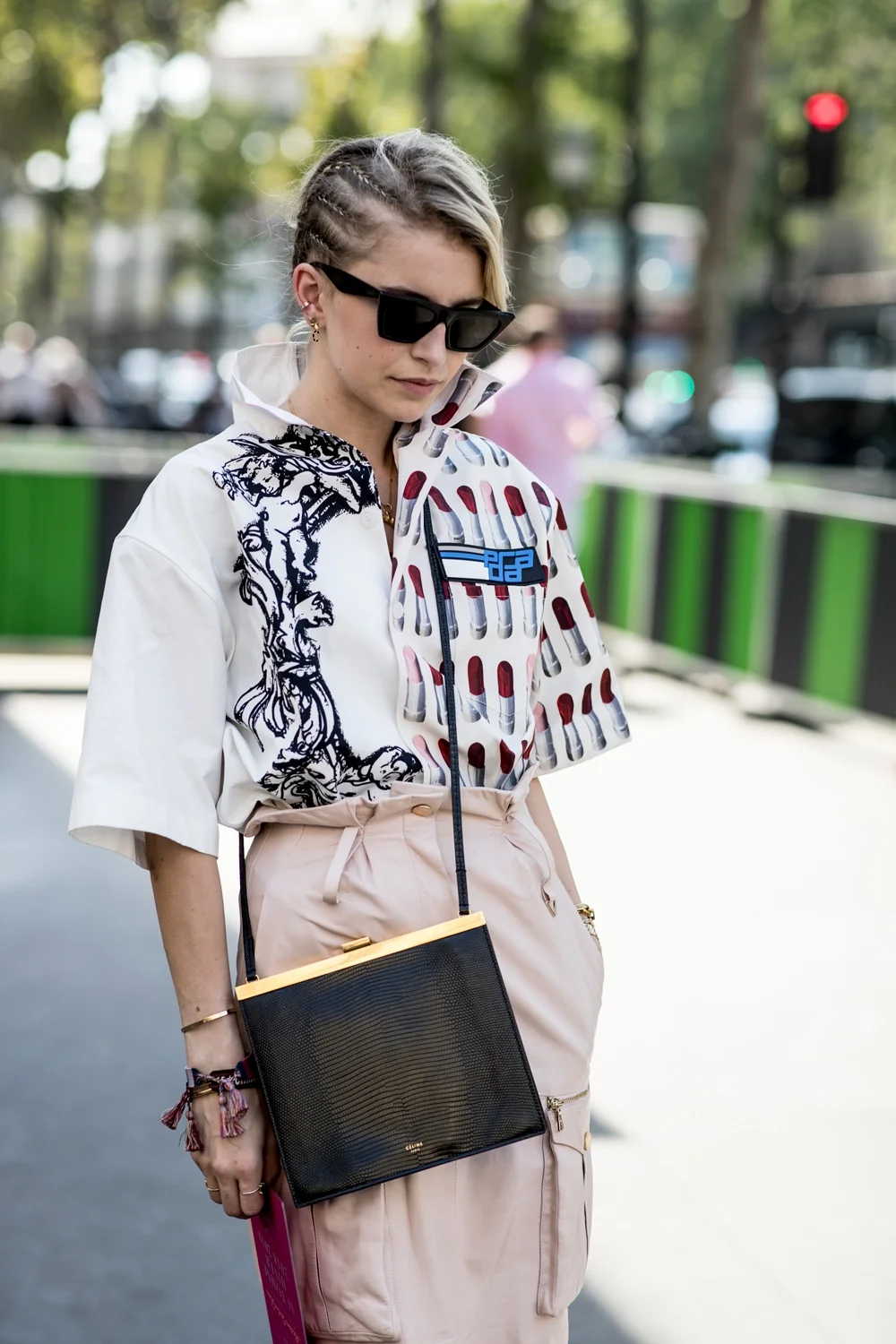 Красивий вуличний стиль на Тижні високої моди в Парижі - фото 392056