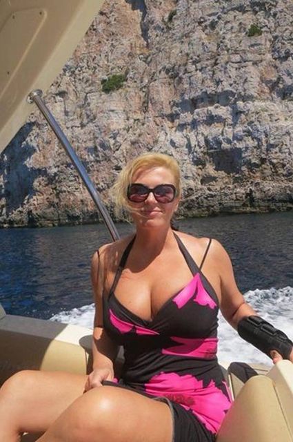 Президент Хорватии стала звездой сети, благодаря искренним эмоциям и роскошной внешности - фото 393802