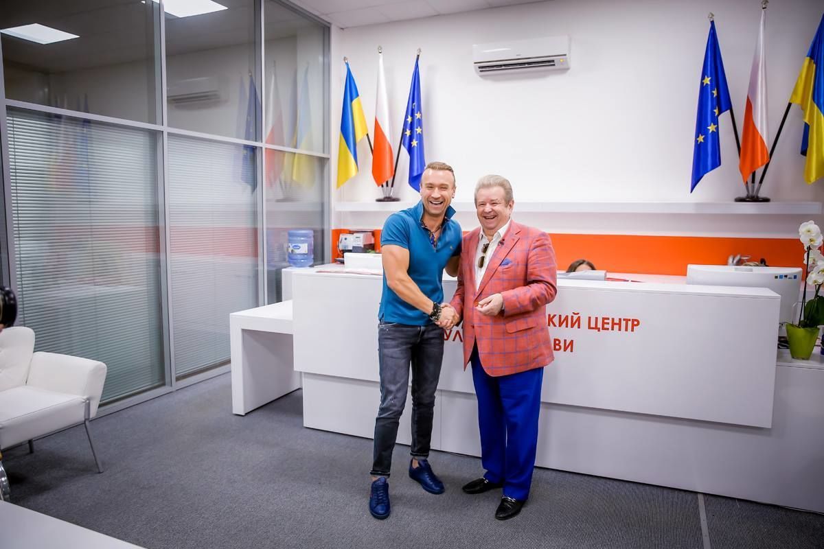 'Юний орел' вирішив хайпонути, тому зробив очільника 'вовчиць' викладачем свого ВУЗу - 393864 'Юний орел' вирішив хайпонути, тому зробив очільника 'вовчиць' викладачем свого ВУЗу - фото 393864